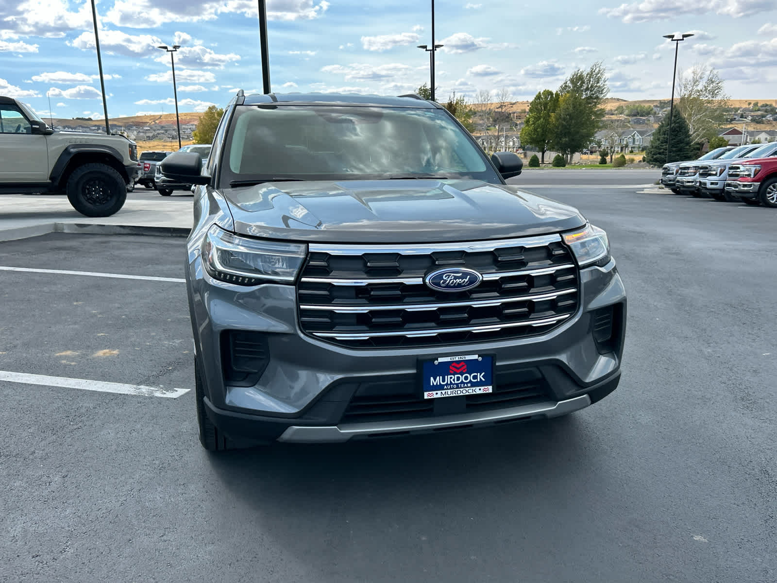 2025 Ford Explorer photo 4