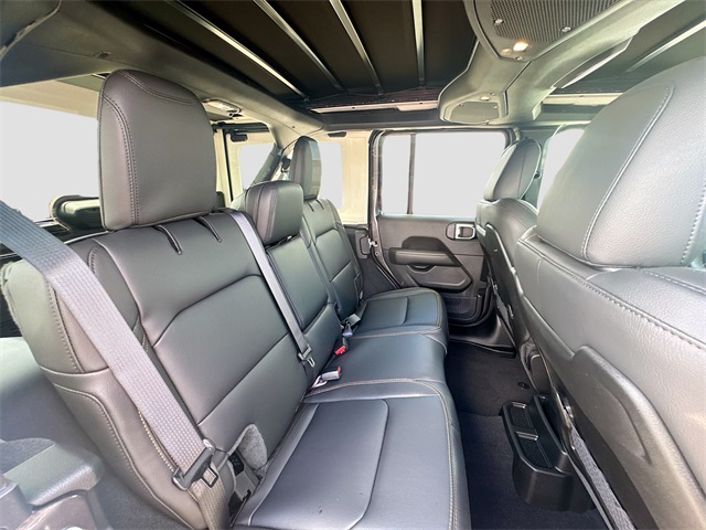 2025 Jeep Wrangler Sahara photo 23
