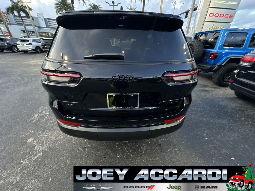 2025 Jeep Grand Cherokee Limited photo 7