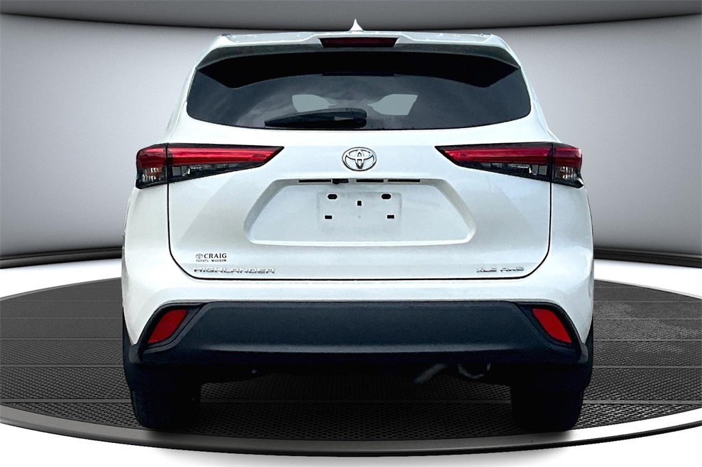 2020 Toyota Highlander XLE photo 3