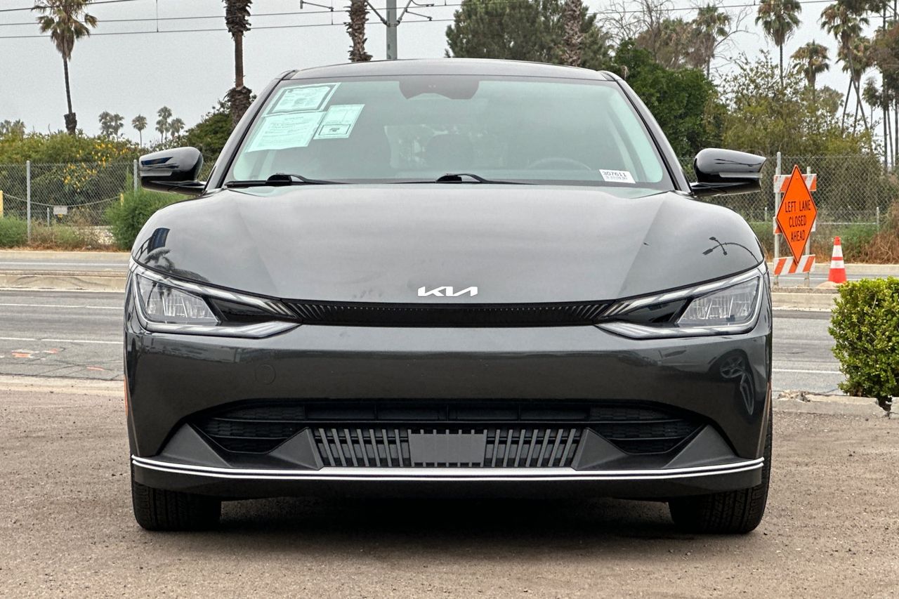 2022 Kia EV6 Light photo 32