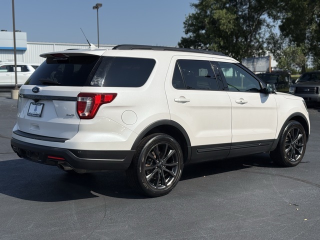 2018 Ford Explorer XLT photo 6