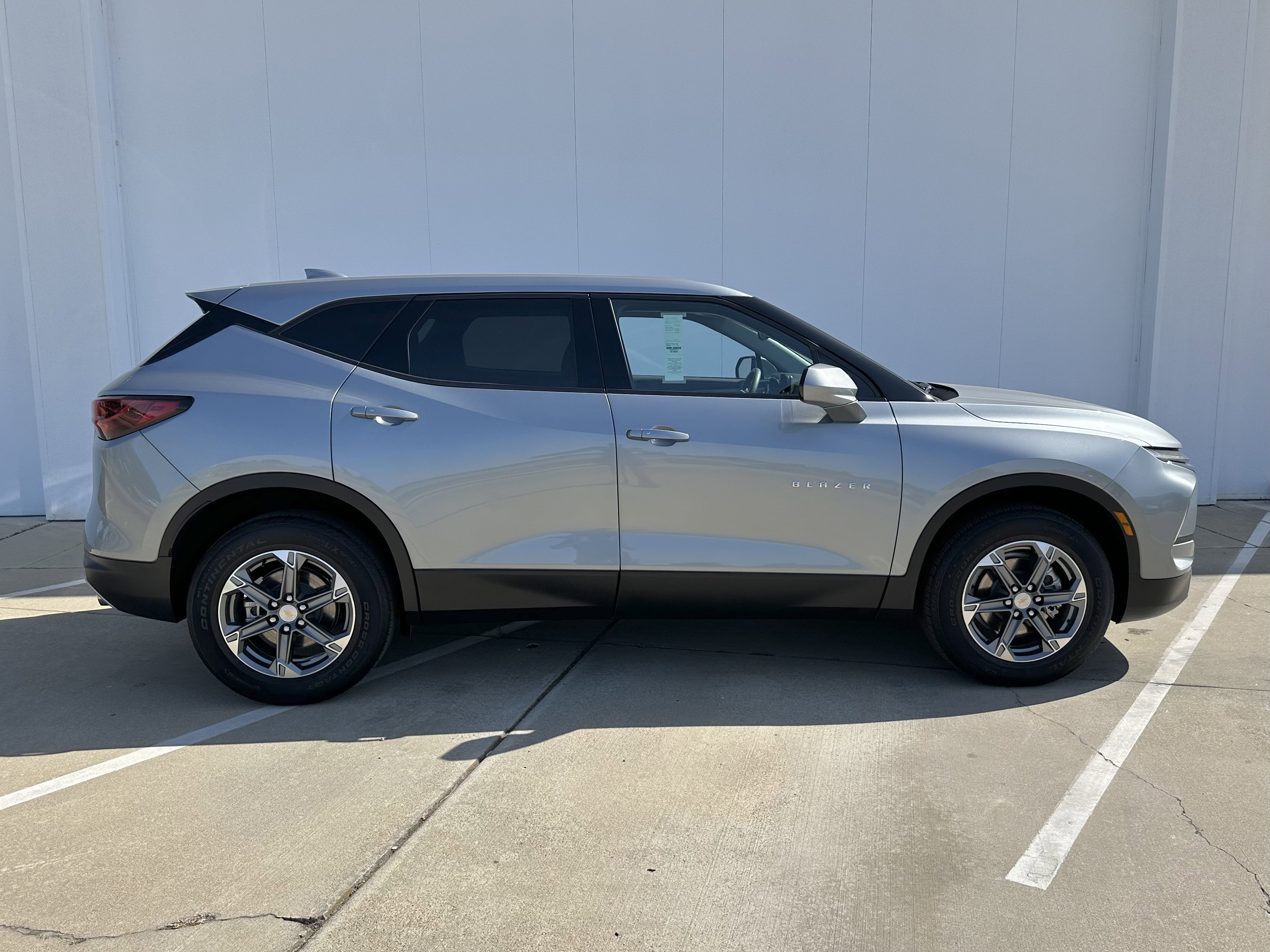 2023 Chevrolet Blazer 2LT photo 3