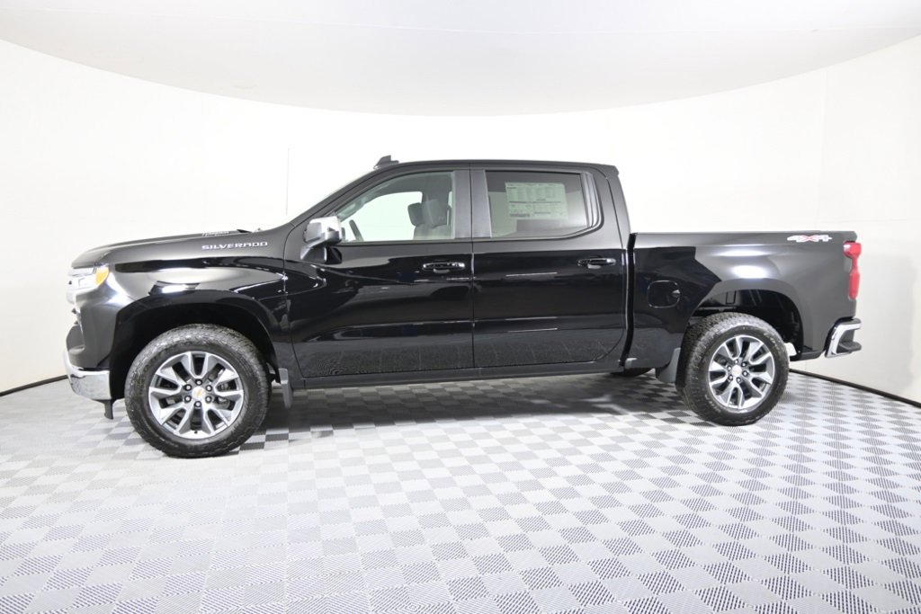 2025 Chevrolet Silverado 1500 LT photo 2