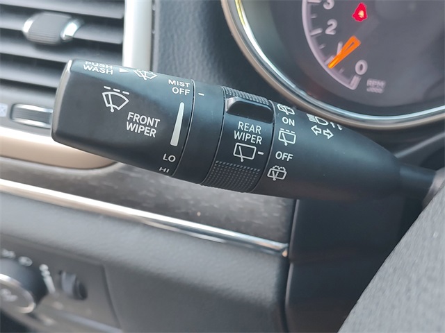 2015 Jeep Grand Cherokee Limited photo 23