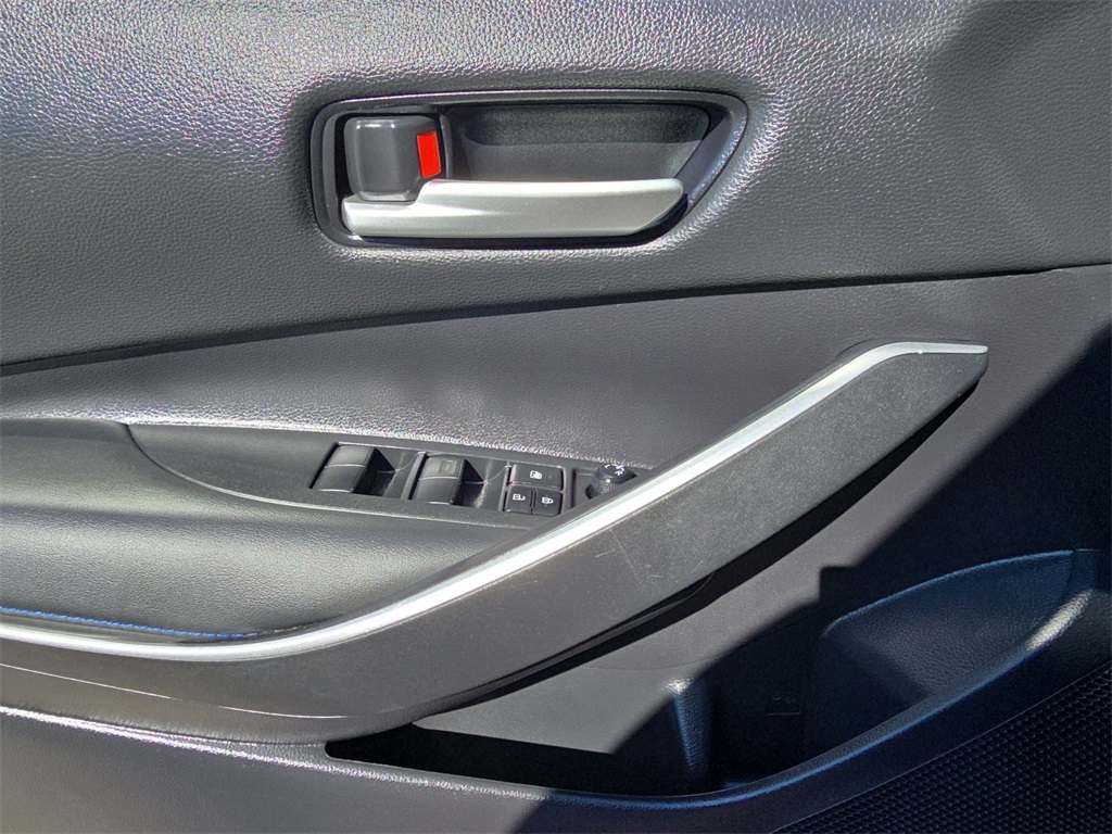 2022 Toyota Corolla SE photo 19