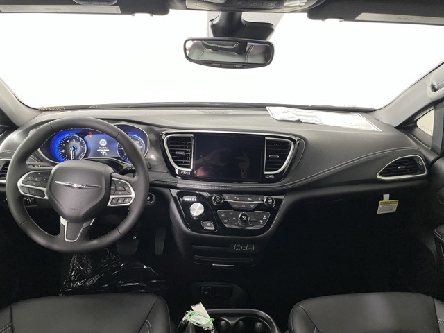 2025 Chrysler Pacifica photo 34