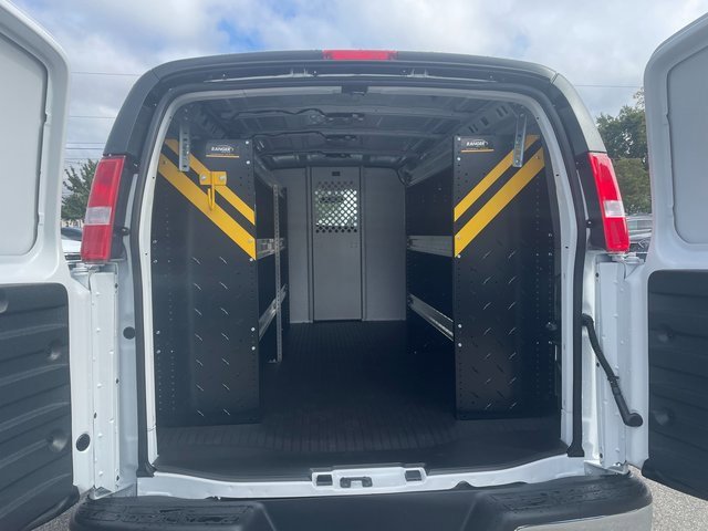 2025 Chevrolet Express 2500 Work Van photo 3