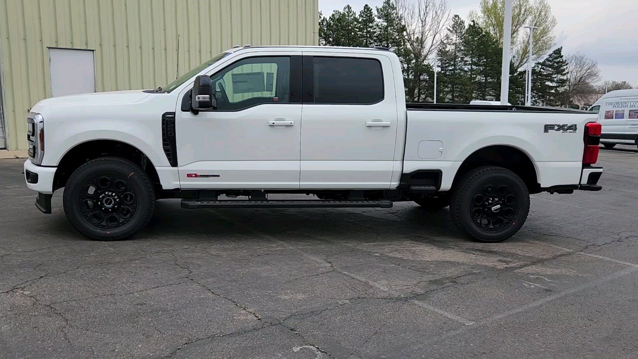 2025 Ford F-250 Lariat photo 3