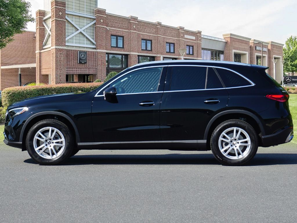2026 Mercedes Benz GLC 300 photo 4