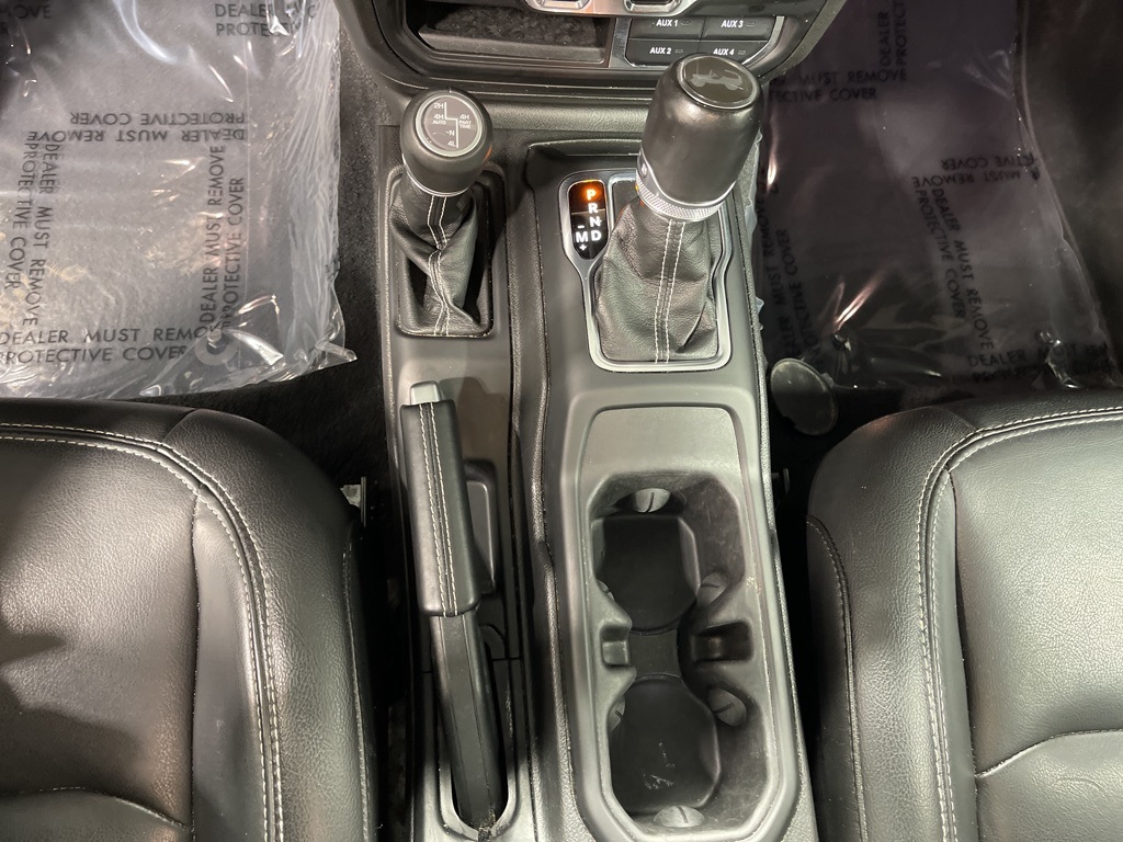 2023 Jeep Wrangler Sahara 4xe photo 13