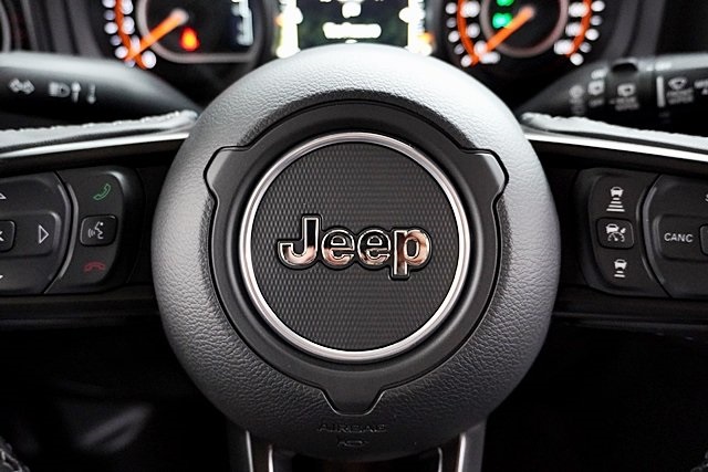 New 2025 Black Clear-Coat Exterior Paint Jeep Rubicon image 43