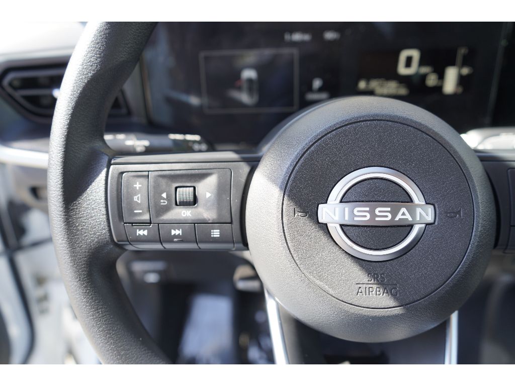 2025 Nissan Kicks S photo 11