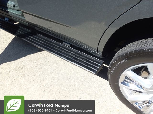 Used 2023 Green Chevrolet High Country image 33