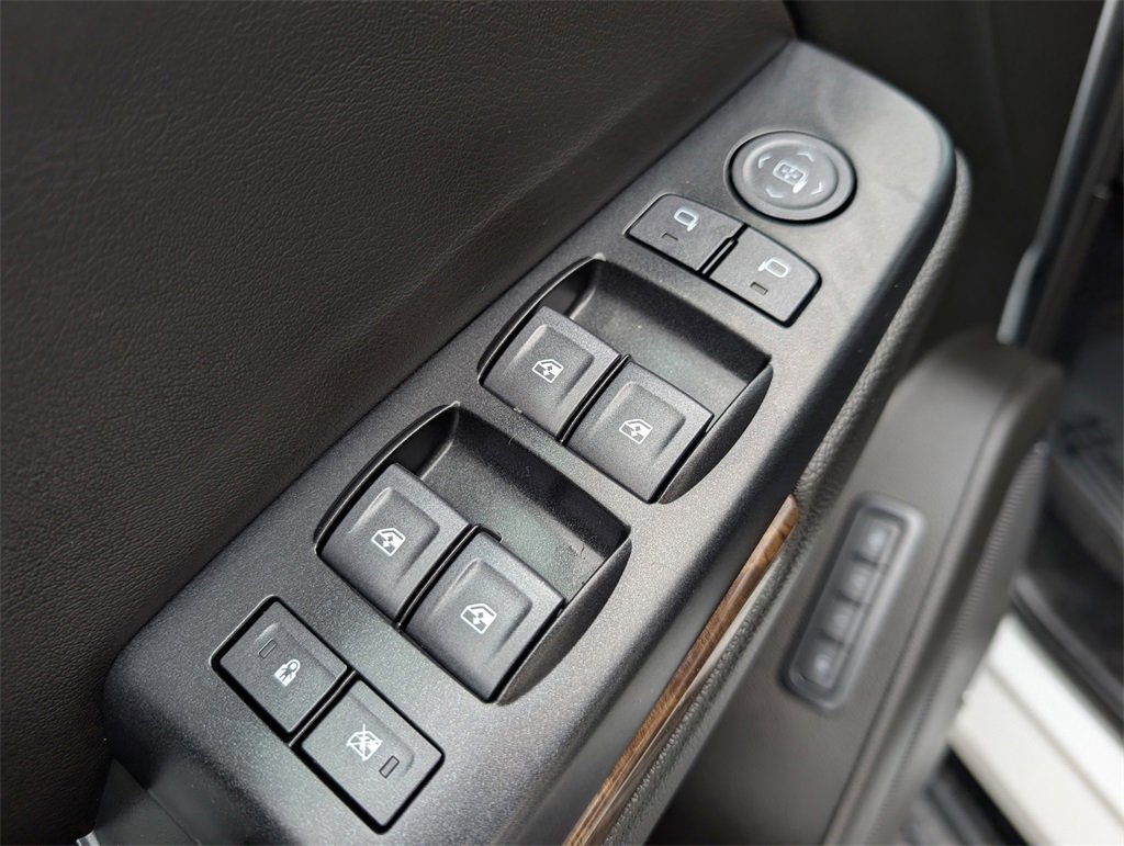 2019 Chevrolet Tahoe LT photo 13