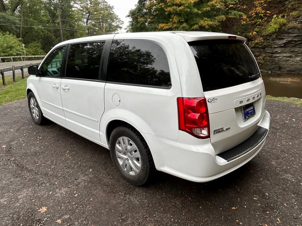 2017 Dodge Grand Caravan SE photo 3