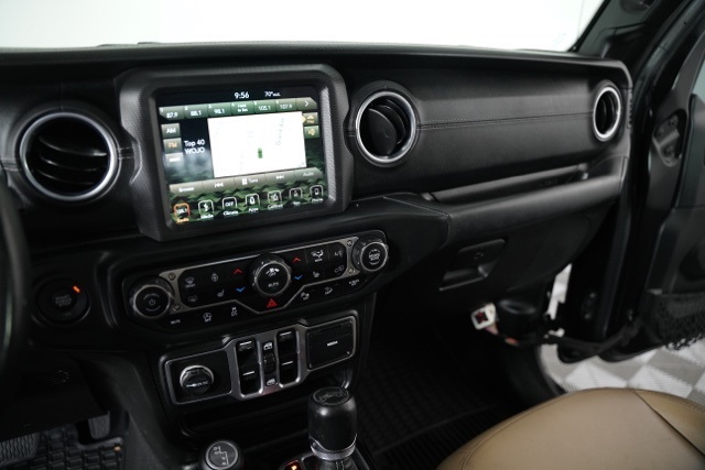 2018 Jeep Wrangler Unlimited Sahara photo 6