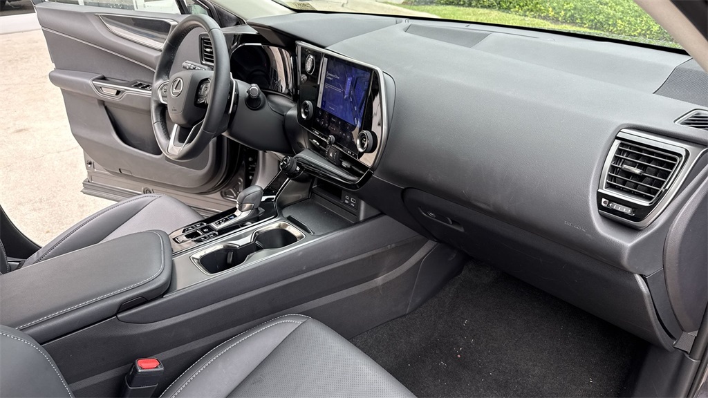 2022 Lexus NX 350 photo 32