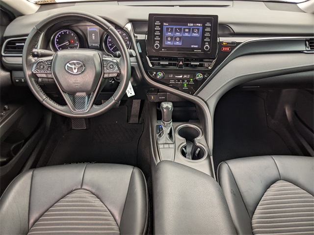 2022 Toyota Camry SE photo 2