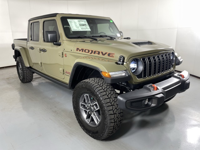 2025 Jeep Gladiator Mojave photo 2