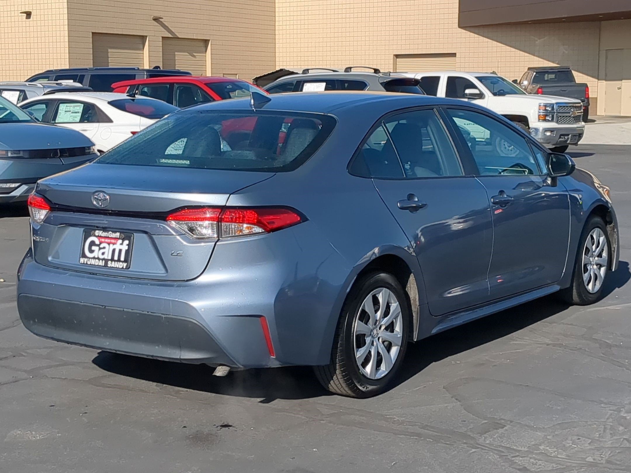 2023 Toyota Corolla LE photo 3