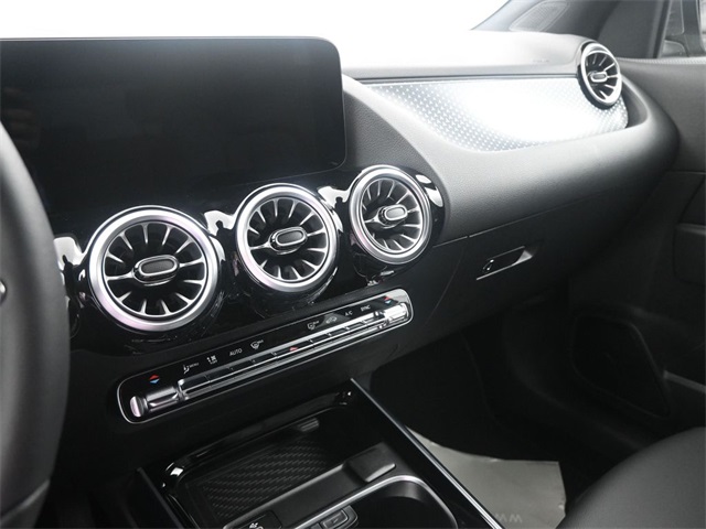 2025 Mercedes Benz GLA 250 photo 3