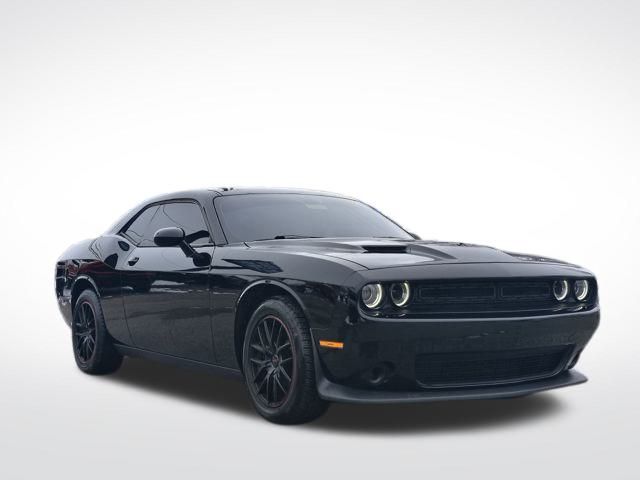 2015 Dodge Challenger SXT's photo