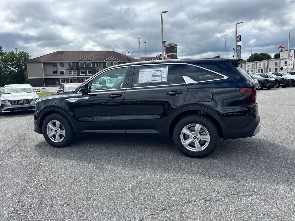 2026 Kia Sorento LX photo 6