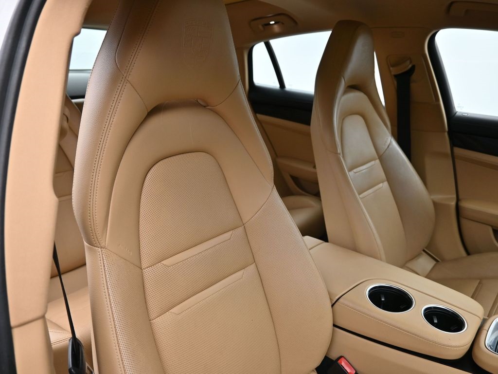 2019 Porsche Panamera Base photo 11