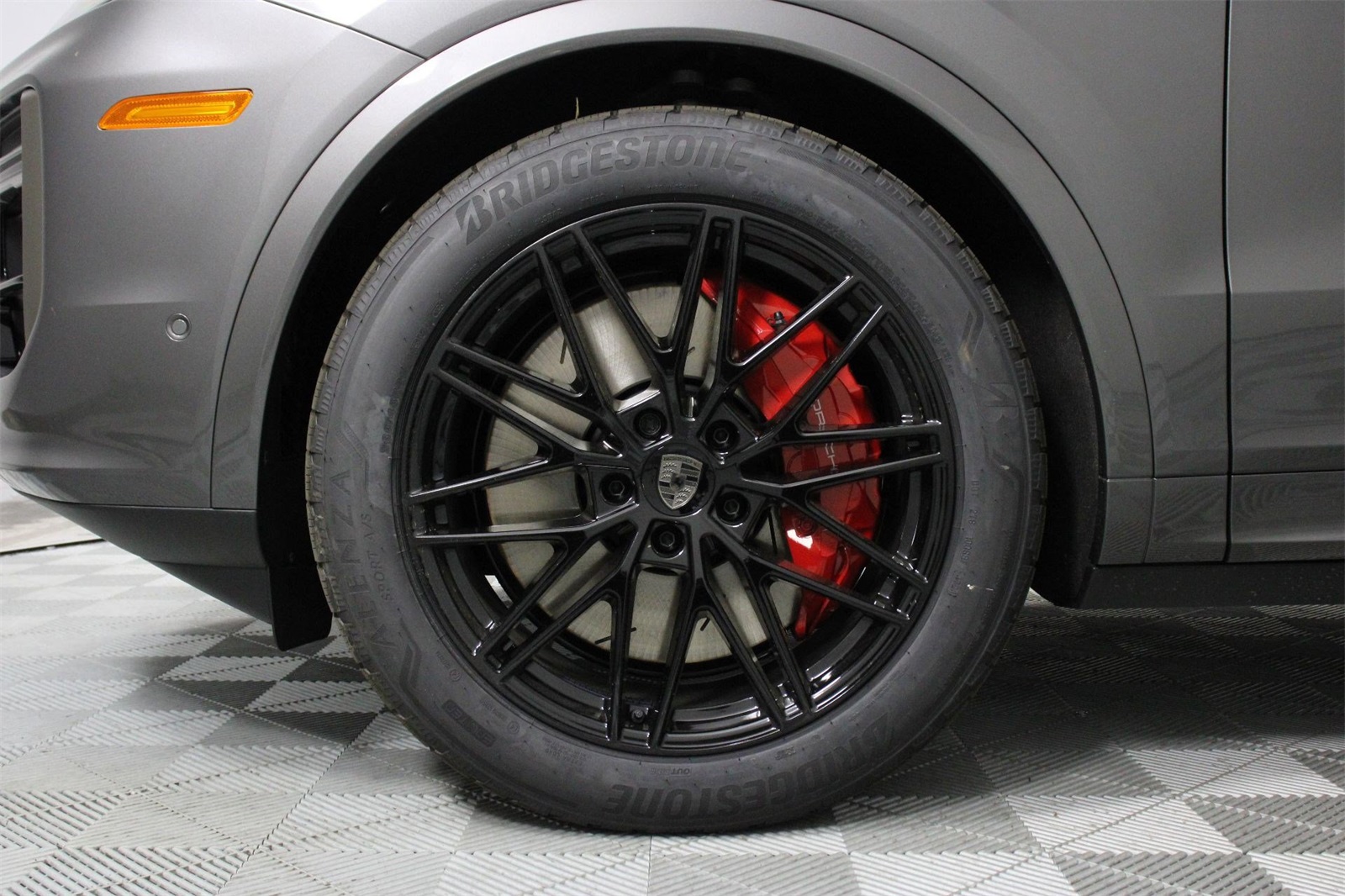 2025 Porsche Cayenne E-Hybrid Turbo photo 14