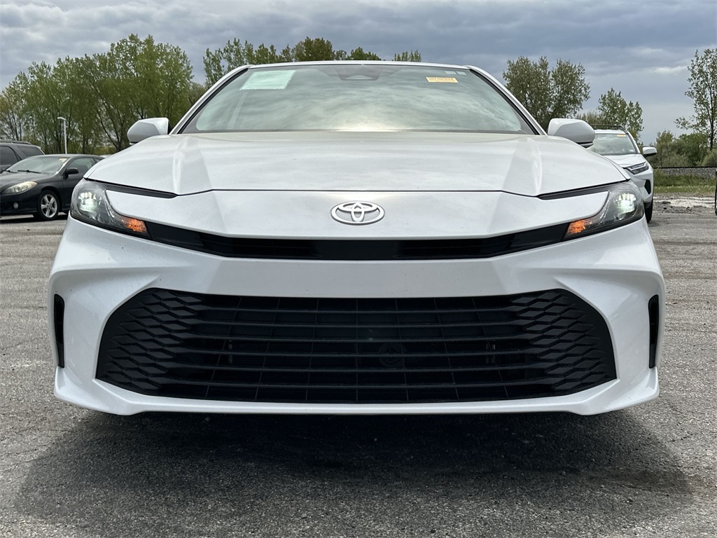 2025 Toyota Camry LE photo 32