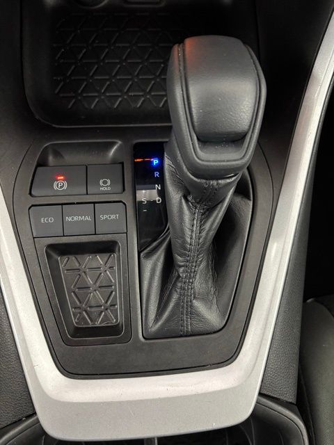 2023 Toyota RAV4 LE photo 21