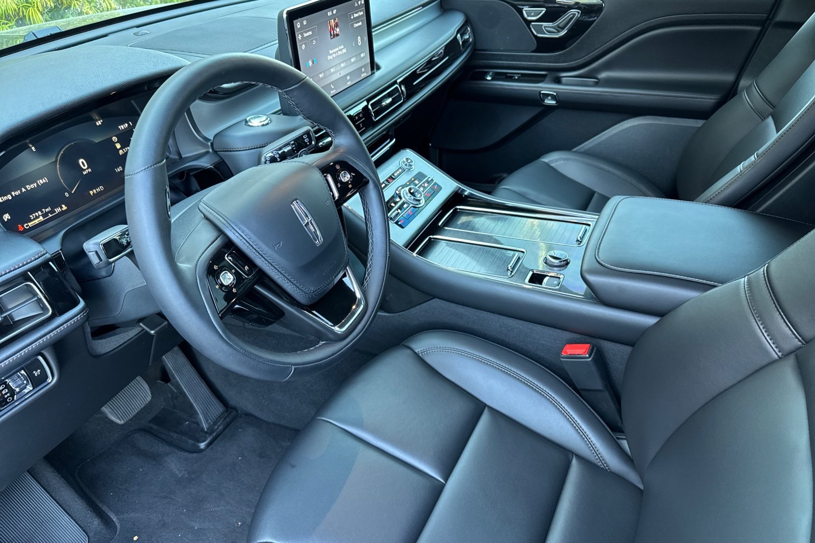 2024 Lincoln Aviator photo 13