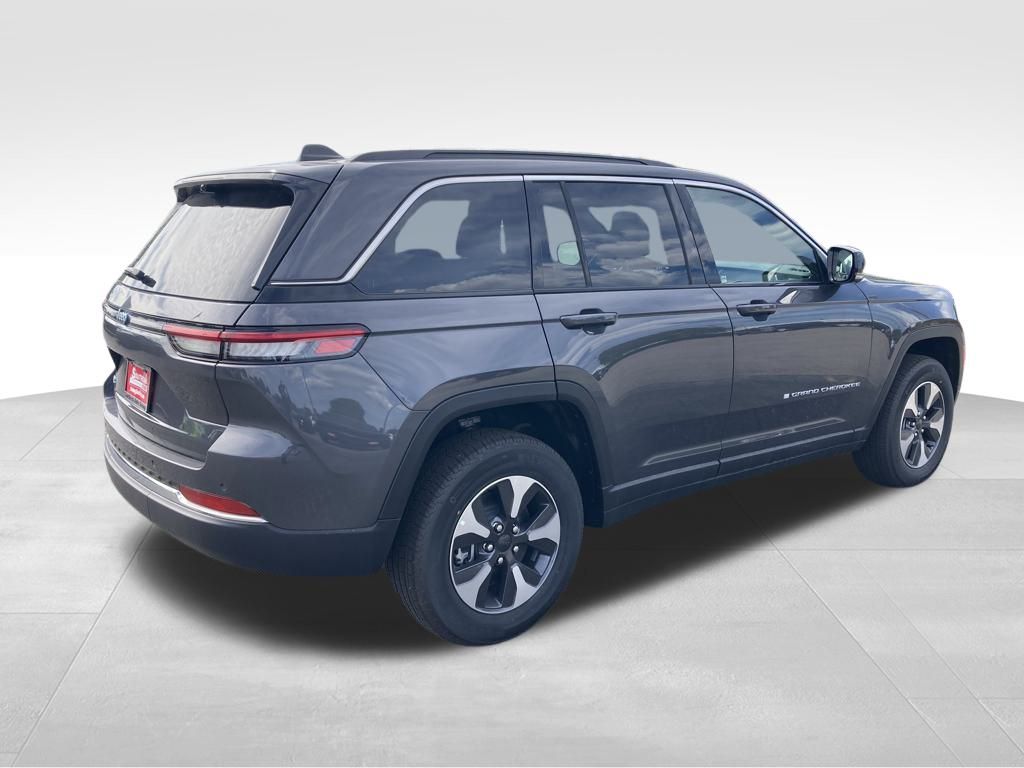 2024 Jeep Cherokee Limited 4xe photo 4