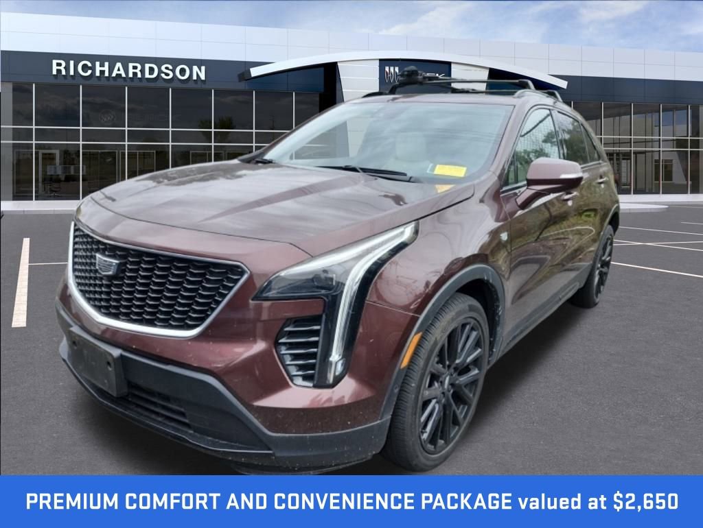 2022 Cadillac XT4 Sport photo 2