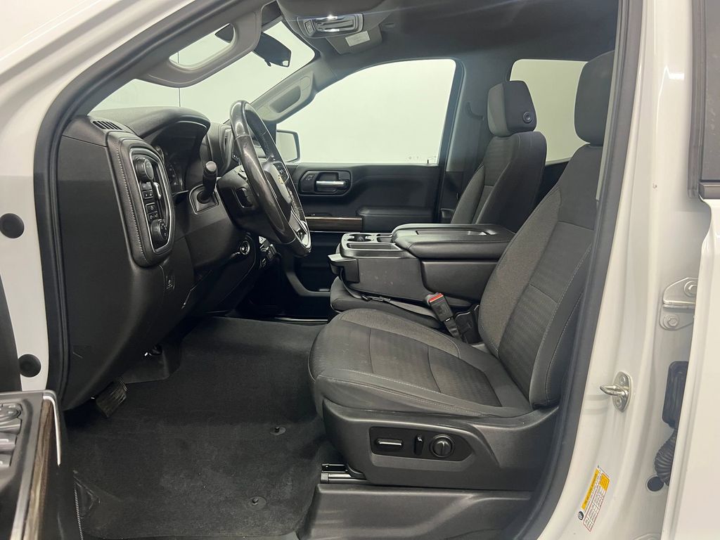 2020 Chevrolet Silverado 1500 LT photo 4