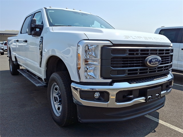 2025 Ford F-350 XL photo 3