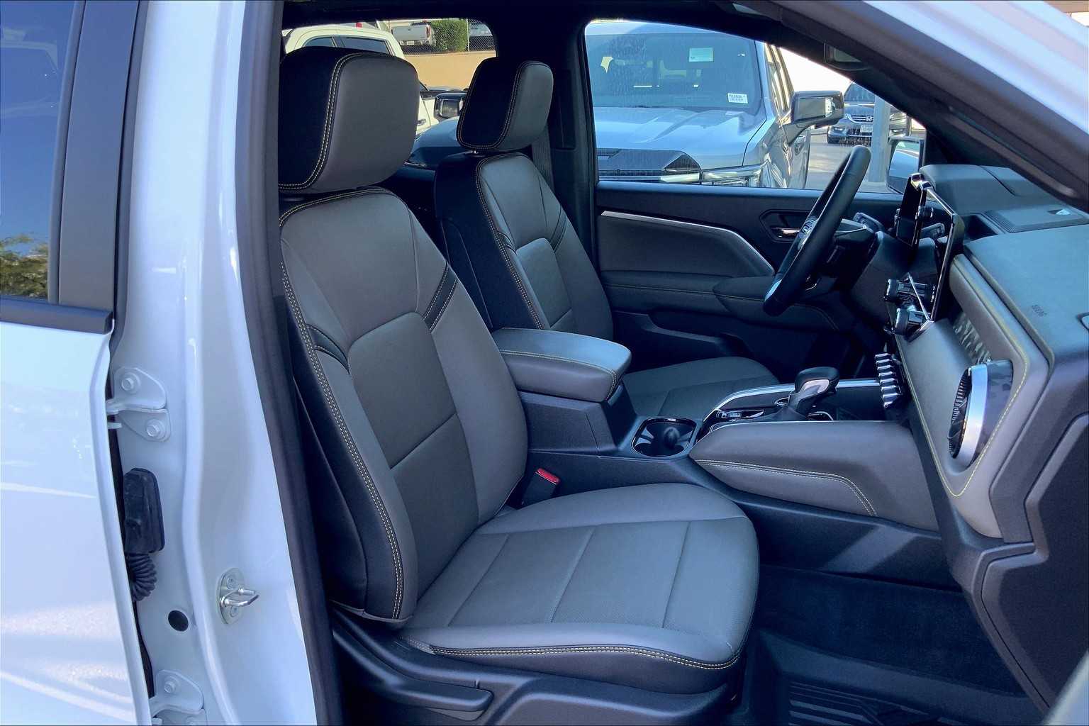 2023 Chevrolet Colorado ZR2 photo 8