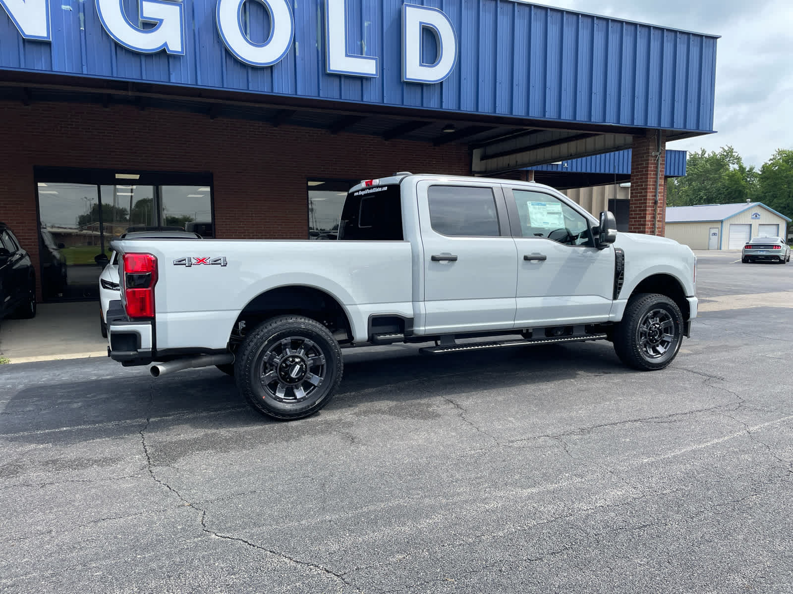 2025 Ford F-250 XL photo 4