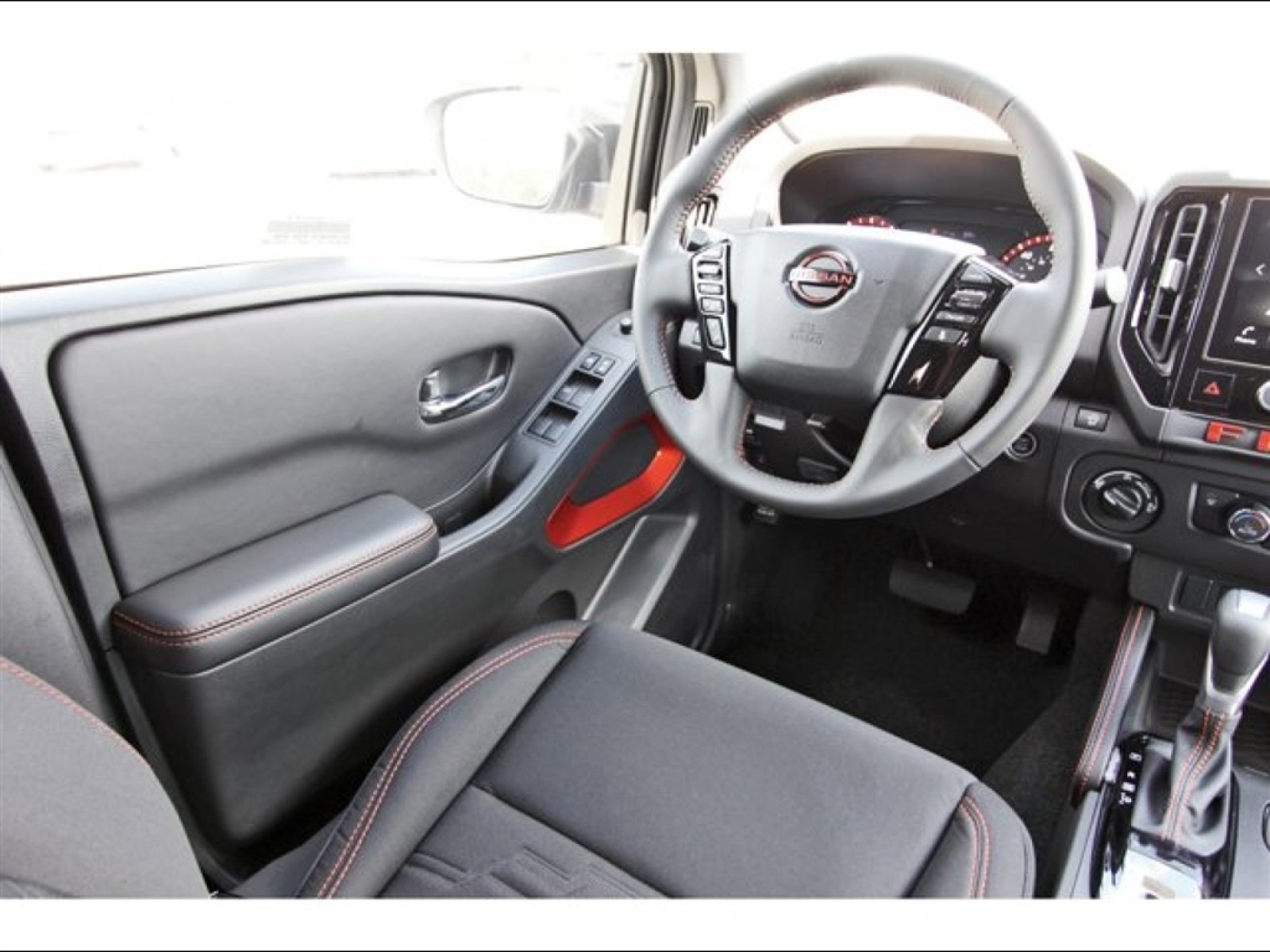 2025 Nissan Frontier Crew Cab PRO-4X® Gray at Robbins Nissan