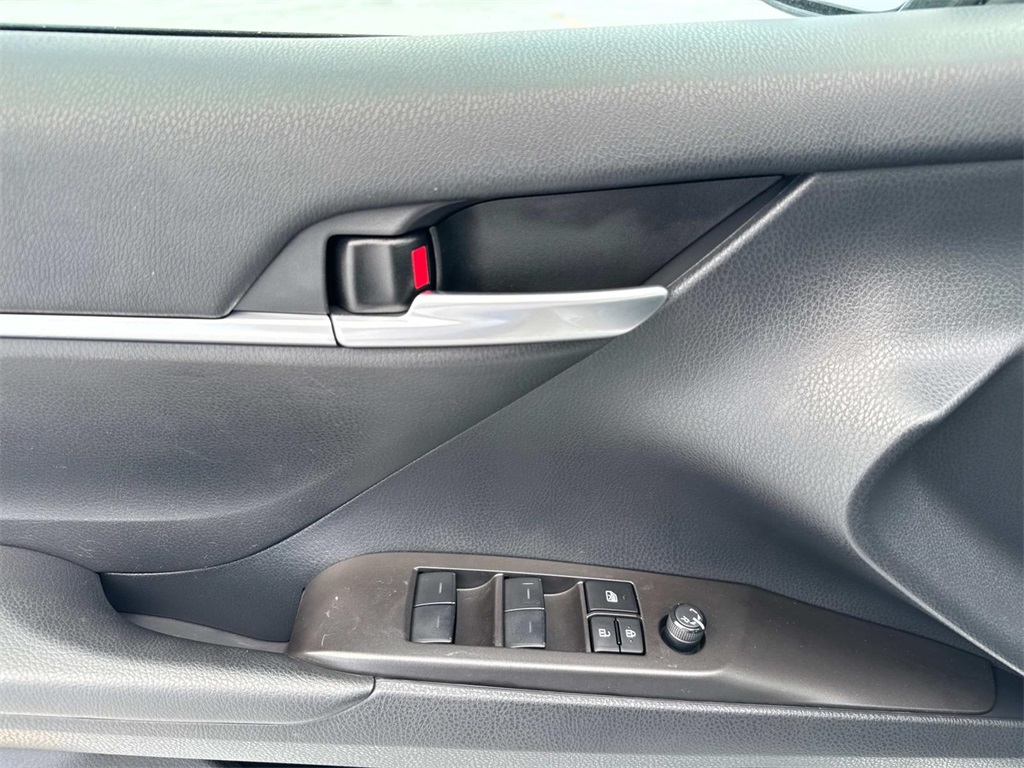 2023 Toyota Camry LE photo 19
