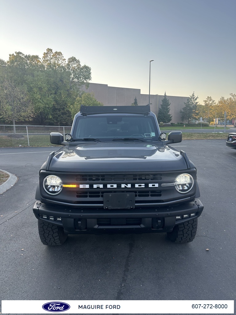2022 Ford Bronco Black Diamond photo 2