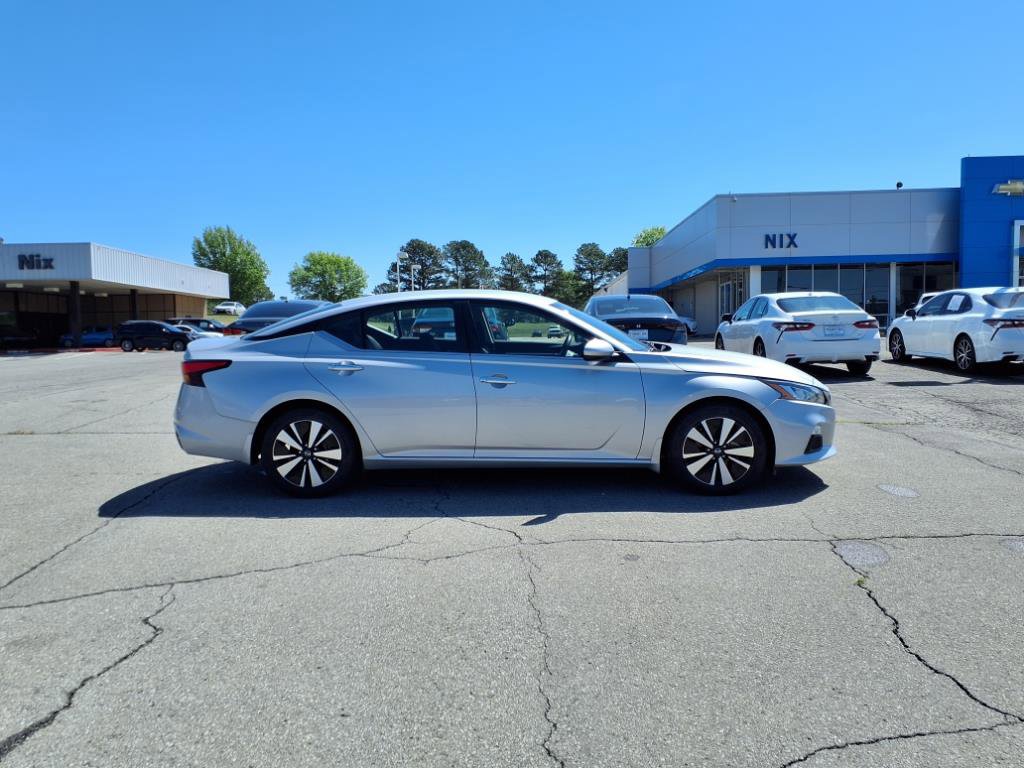 2022 Nissan Altima 2.5 SV photo 18