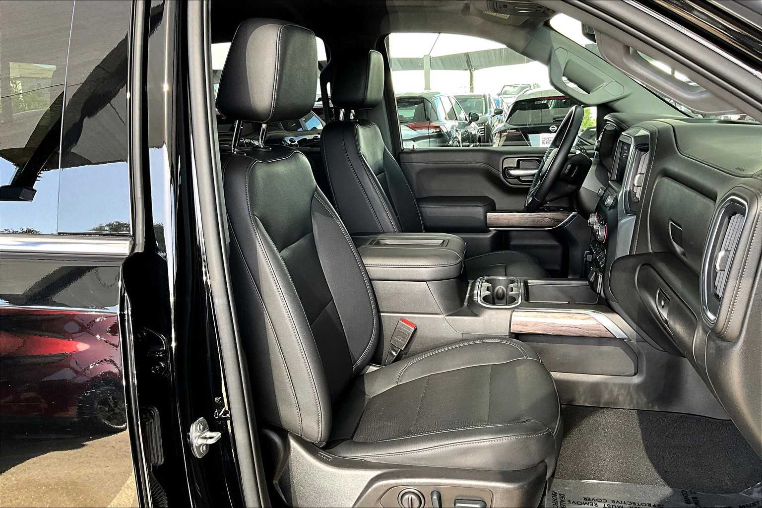 2022 Chevrolet Silverado 1500 LTZ photo 8