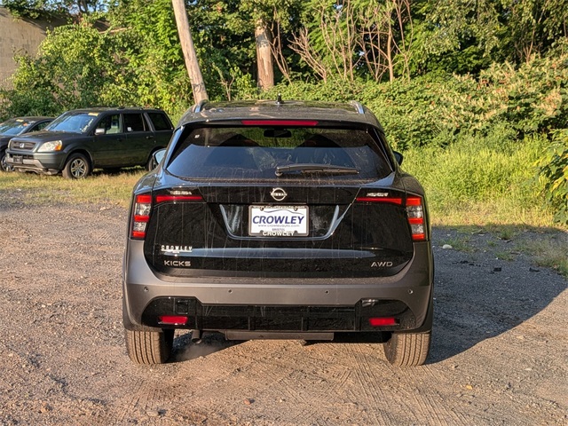 2025 Nissan Kicks SV photo 4