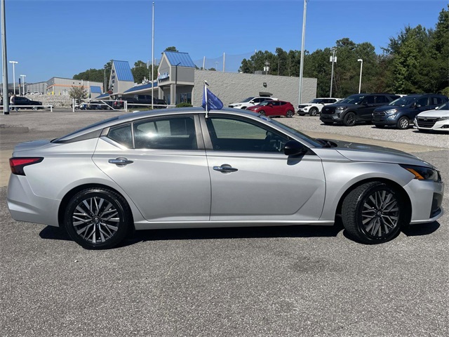 2024 Nissan Altima 2.5 SV photo 2