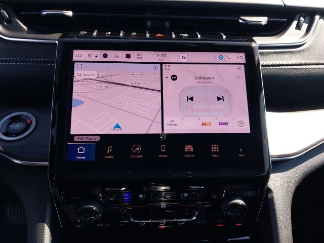 2025 Jeep Grand Cherokee Overland photo 11