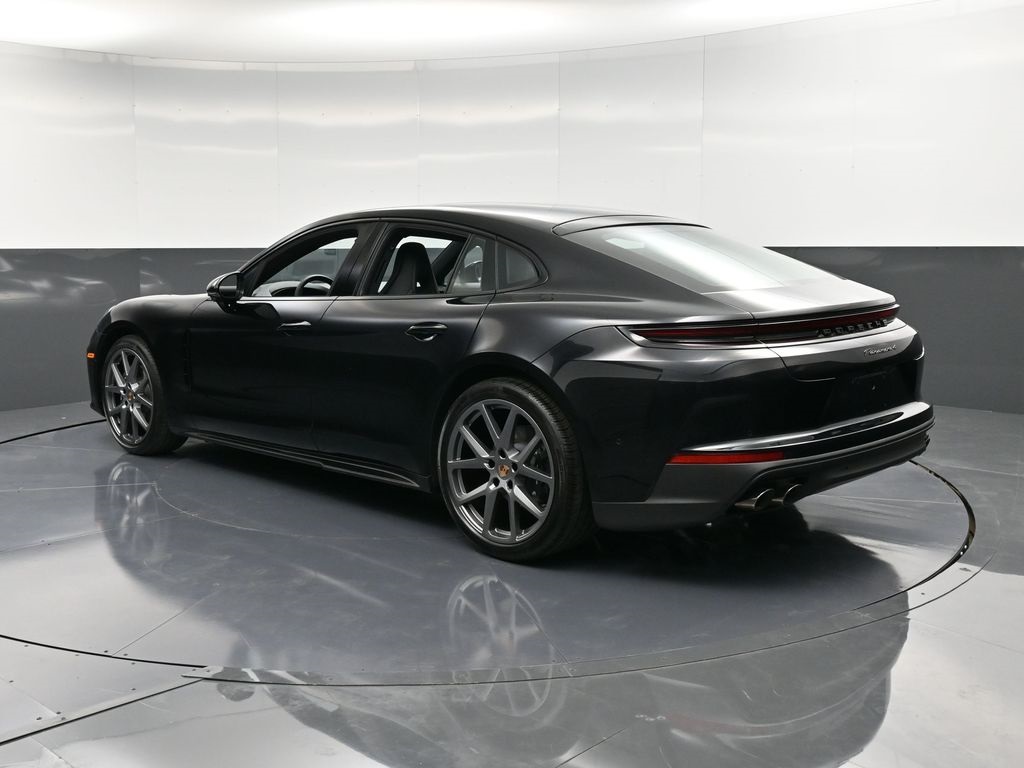 2025 Porsche Panamera 4 photo 2