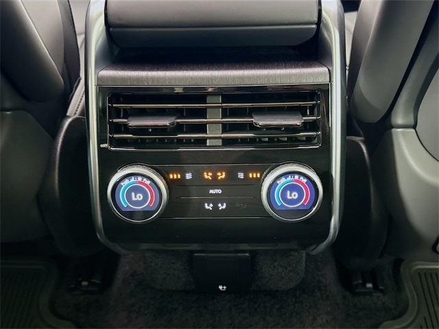 2025 Land Rover Range Rover SE photo 25