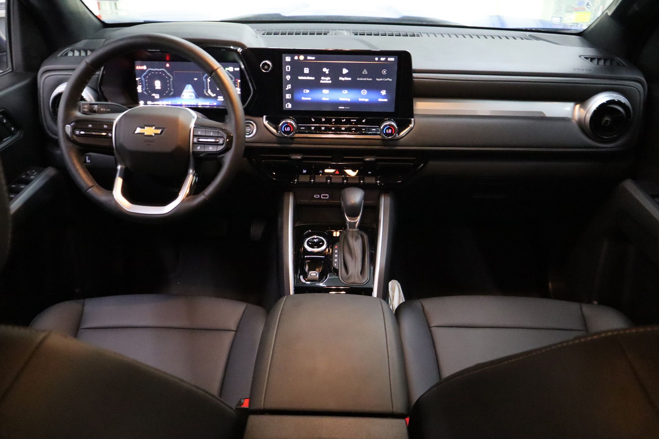 2024 Chevrolet Colorado LT photo 25